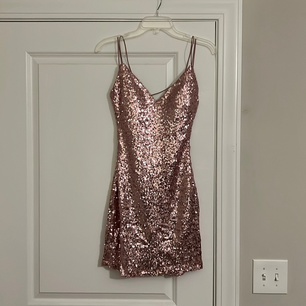 Pink sequined open-back bodycon dress